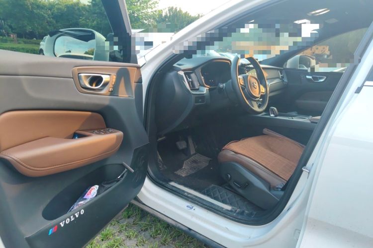 Used Volvo XC60 2025 B5 4x4 Smart Luxury Edition Driver Seat