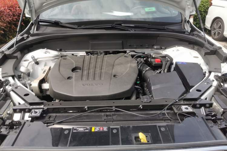 Used Volvo XC60 2025 B5 Four-Wheel Drive Smart & Advanced Luxury Edition Engine Bay