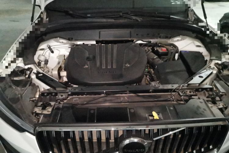 Used Volvo XC60 2025 B5 4x4 Smart Luxury Edition Engine Bay