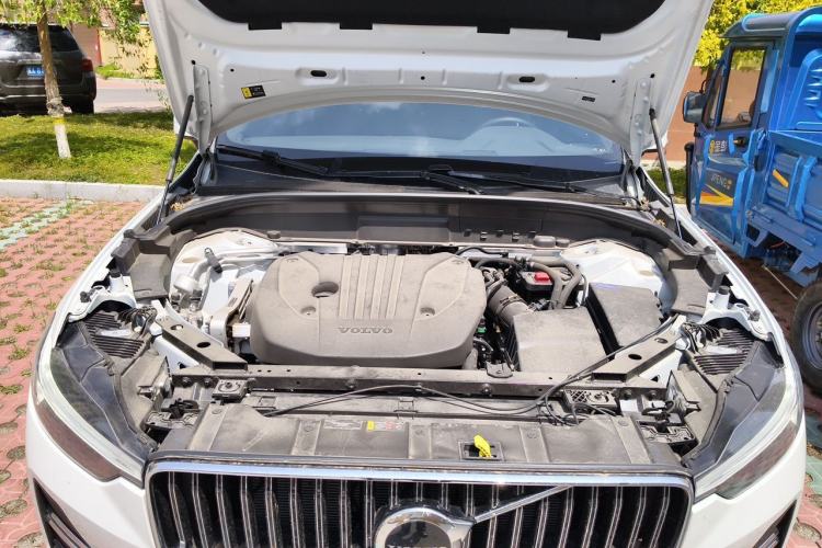 Used Volvo XC60 2025 B5 4x4 Smart Luxury Edition Engine Bay