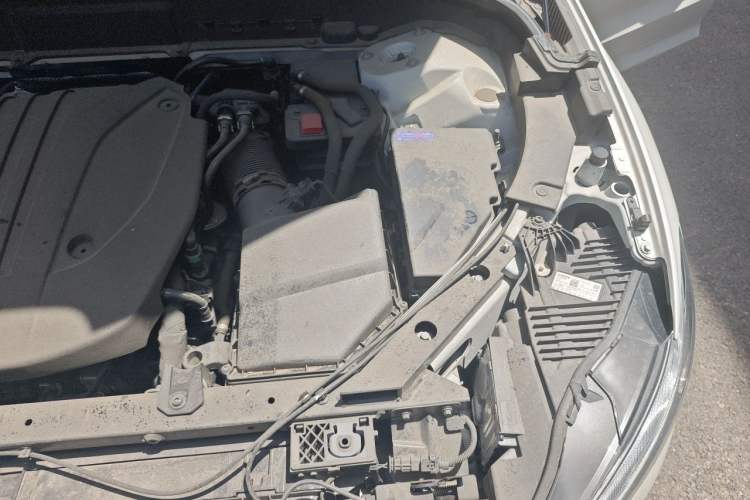 Used Volvo XC60 2025 B5 4x4 Smart & Advanced Sport Edition Engine Bay Left