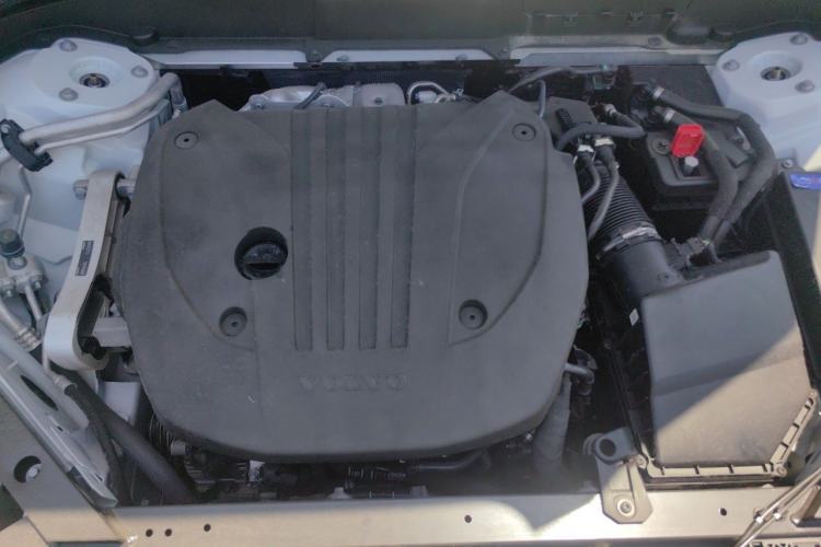 Used Volvo XC60 2025 B5 Four-Wheel Drive Smart & Advanced Luxury Edition Engine Bay