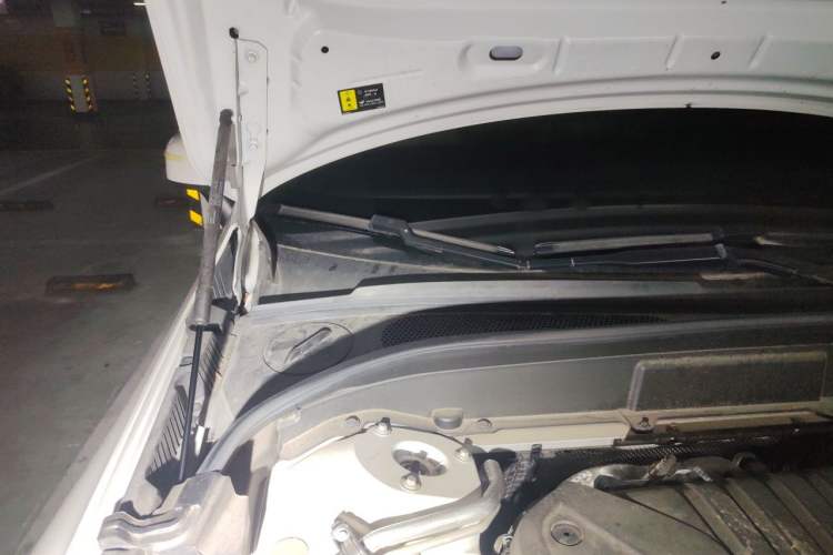 Used Volvo XC60 2025 B5 4x4 Smart Luxury Edition Engine Bay Right