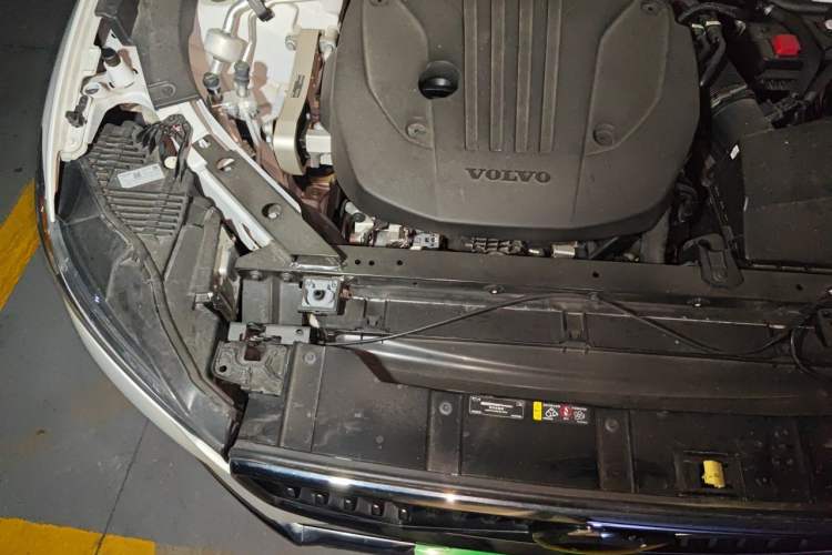 Used Volvo XC60 2025 B5 Four-Wheel Drive Smart & Advanced Luxury Edition Engine Bay Right