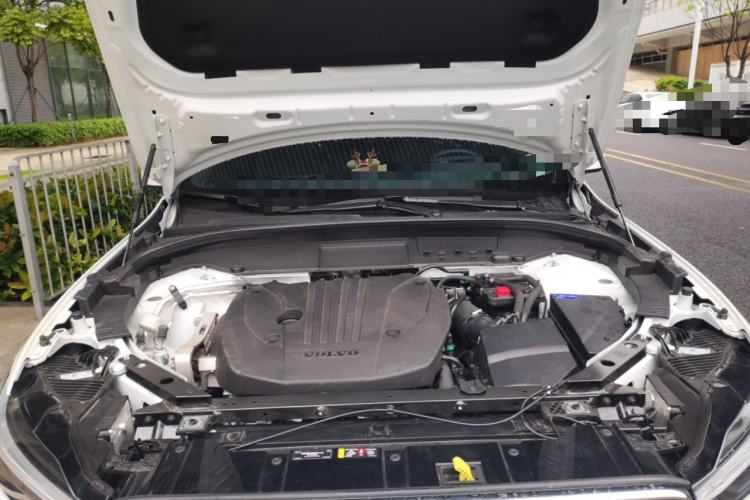 Used Volvo XC60 2025 B5 4x4 Smart Luxury Edition Engine Bay