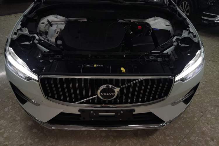 Used Volvo XC60 2025 B5 Four-Wheel Drive Smart & Advanced Luxury Edition Engine Bay