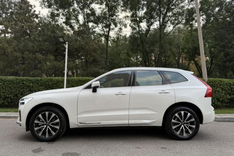 Used Volvo XC60 2025 B5 Four-Wheel Drive Smart & Advanced Luxury Edition Exterior 1