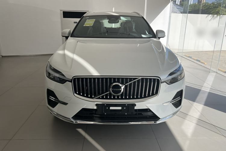 Used Volvo XC60 2025 B5 Four-Wheel Drive Smart & Advanced Luxury Edition Exterior 1