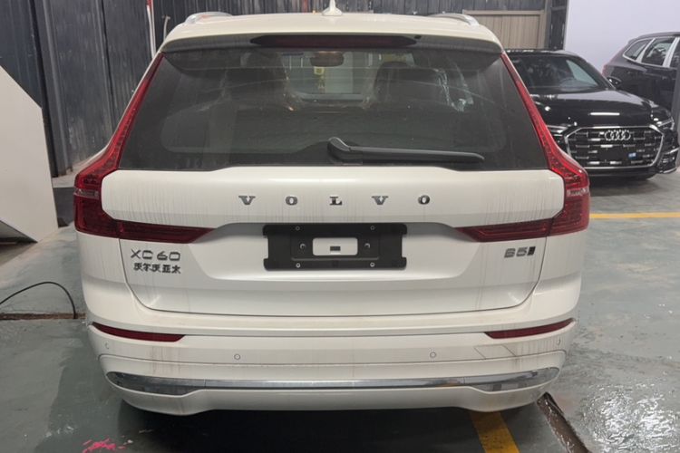 Used Volvo XC60 2025 B5 Four-Wheel Drive Smart & Advanced Luxury Edition Exterior 2
