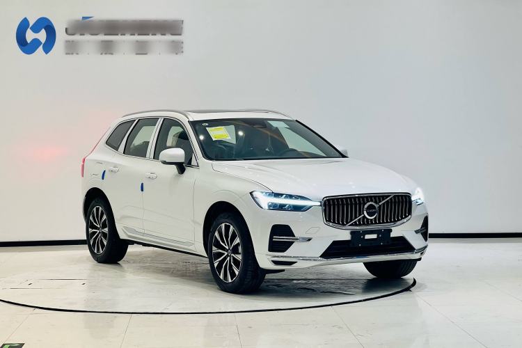 Used Volvo XC60 2025 B5 Four-Wheel Drive Smart & Advanced Luxury Edition Exterior 2
