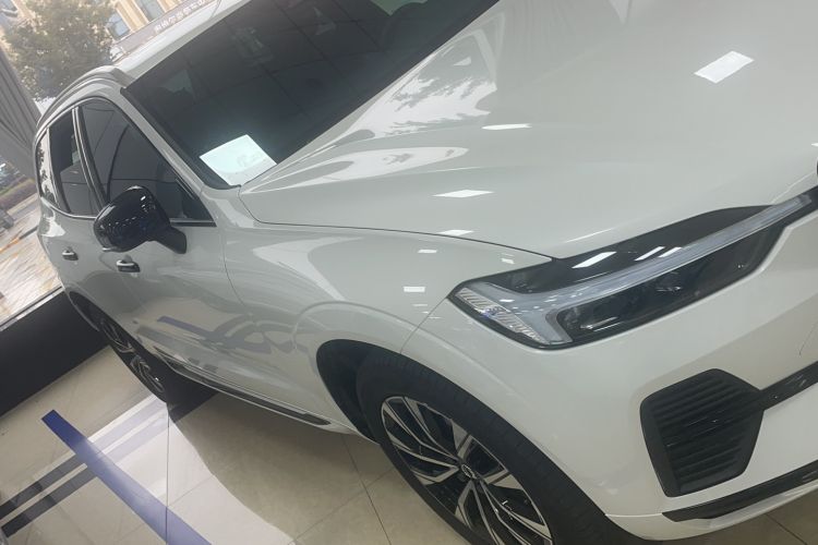 Used Volvo XC60 2025 B5 Four-Wheel Drive Smart & Advanced Luxury Edition Exterior 2