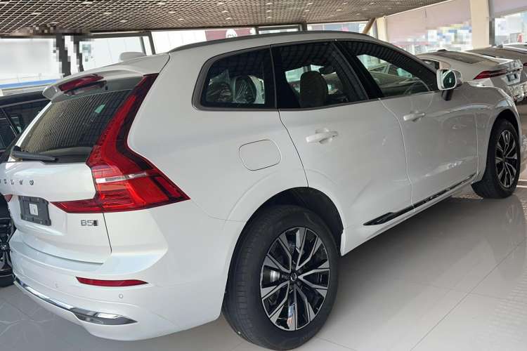 Used Volvo XC60 2025 B5 Four-Wheel Drive Smart & Advanced Luxury Edition Exterior 3