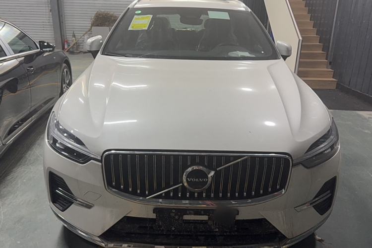 Used Volvo XC60 2025 B5 Four-Wheel Drive Smart & Advanced Luxury Edition Exterior 3