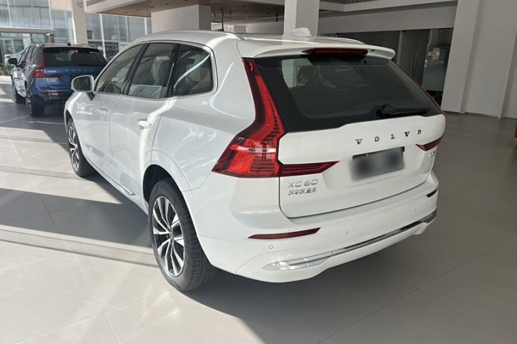 Used Volvo XC60 2025 B5 Four-Wheel Drive Smart & Advanced Luxury Edition Exterior 3