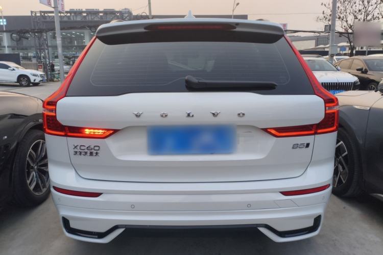 Used Volvo XC60 2025 B5 4x4 Smart & Advanced Sport Edition Exterior 4