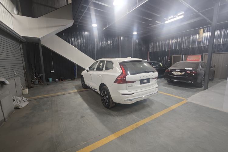 Used Volvo XC60 2025 B5 Four-Wheel Drive Smart & Advanced Luxury Edition Exterior 4
