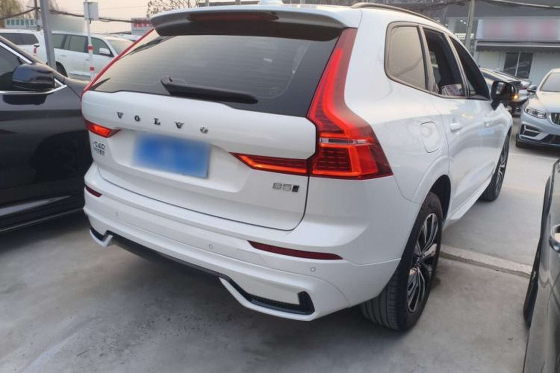 Used Volvo XC60 2025 B5 4x4 Smart & Advanced Sport Edition Exterior 5