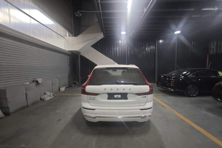 Used Volvo XC60 2025 B5 Four-Wheel Drive Smart & Advanced Luxury Edition Exterior 5