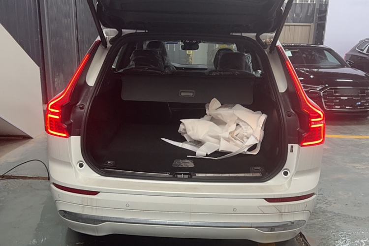Used Volvo XC60 2025 B5 Four-Wheel Drive Smart & Advanced Luxury Edition Exterior 5