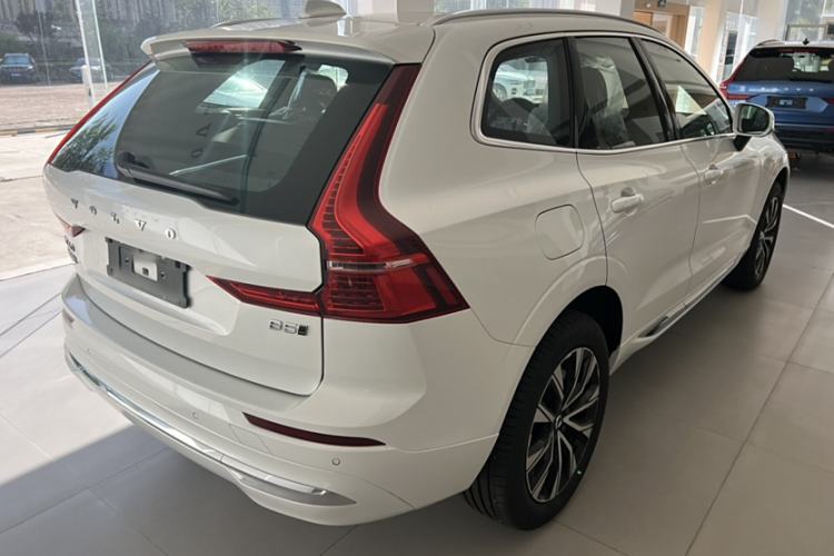 Used Volvo XC60 2025 B5 Four-Wheel Drive Smart & Advanced Luxury Edition Exterior 5