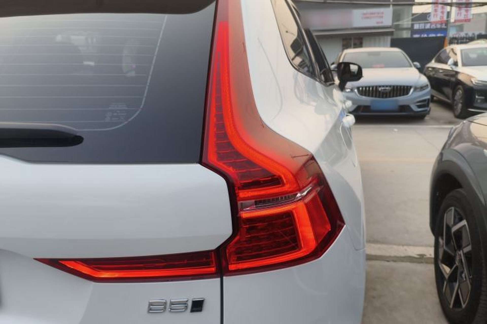 Used Volvo XC60 2025 B5 4x4 Smart & Advanced Sport Edition Exterior 6
