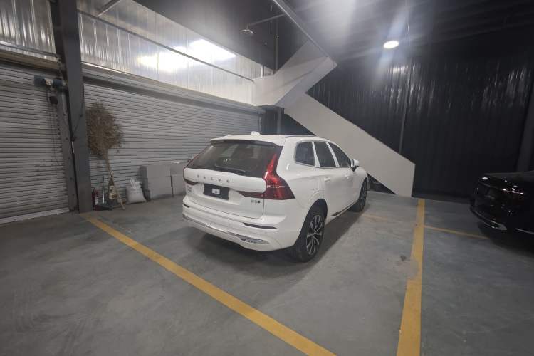 Used Volvo XC60 2025 B5 Four-Wheel Drive Smart & Advanced Luxury Edition Exterior 6
