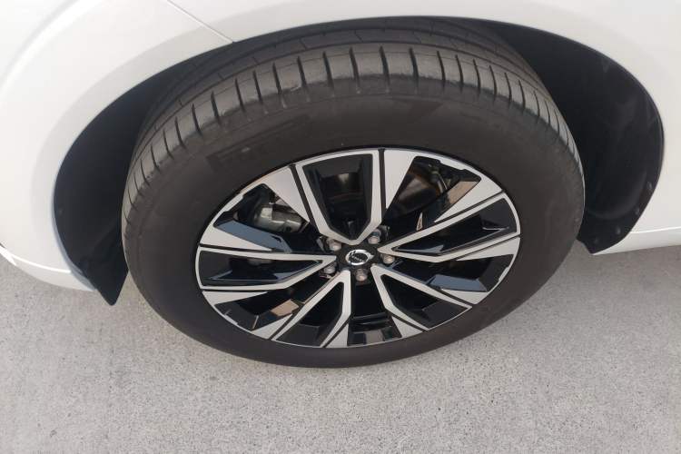 Used Volvo XC60 2025 B5 4x4 Smart & Advanced Sport Edition Exterior 7