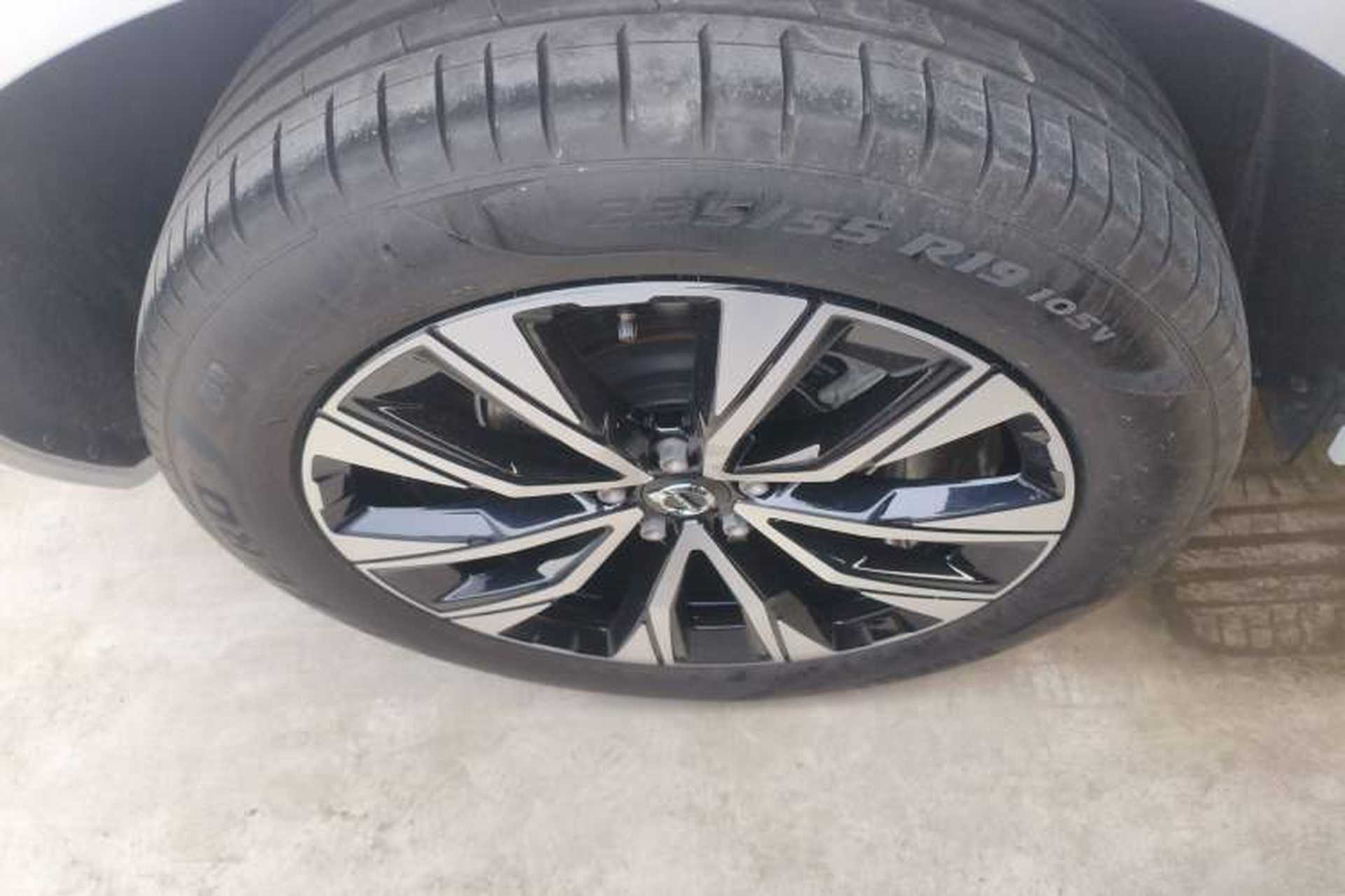 Used Volvo XC60 2025 B5 4x4 Smart & Advanced Sport Edition Exterior 8