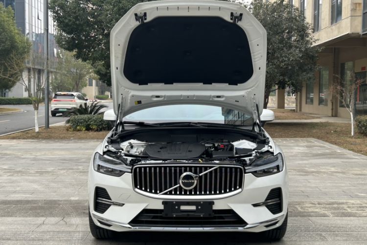 Used Volvo XC60 2025 B5 Four-Wheel Drive Smart & Advanced Luxury Edition Exterior 8
