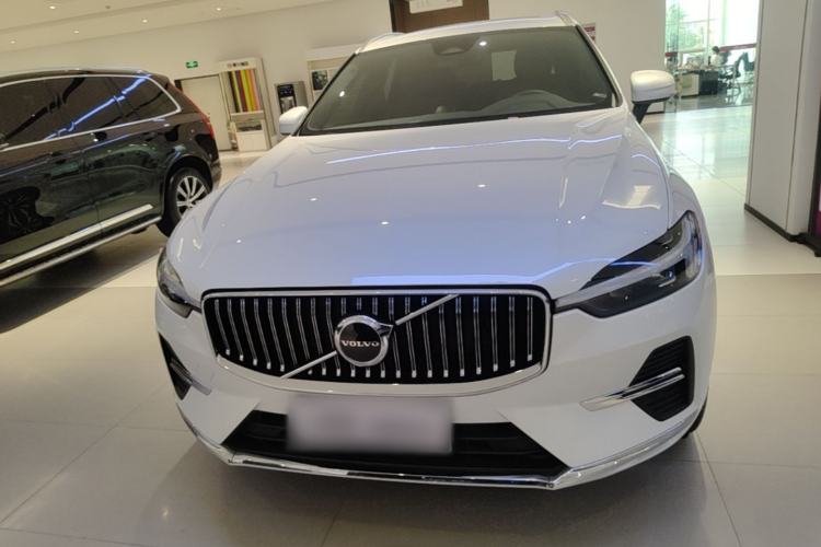 Used Volvo XC60 2025 B5 4x4 Smart Luxury Edition Front