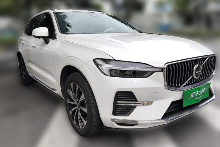 Used Volvo XC60 2025 B5 Four-Wheel Drive Smart & Advanced Luxury Edition Front Right 45 Deg