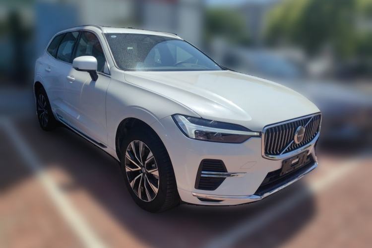 Used Volvo XC60 2025 B5 Four-Wheel Drive Smart & Advanced Luxury Edition Front Right 45 Deg