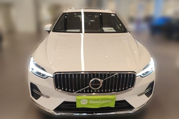 Used Volvo XC60 2025 B5 4x4 Smart Luxury Edition Front