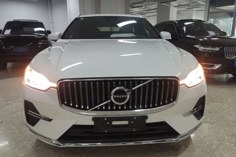 Used Volvo XC60 2025 B5 Four-Wheel Drive Smart & Advanced Luxury Edition Front