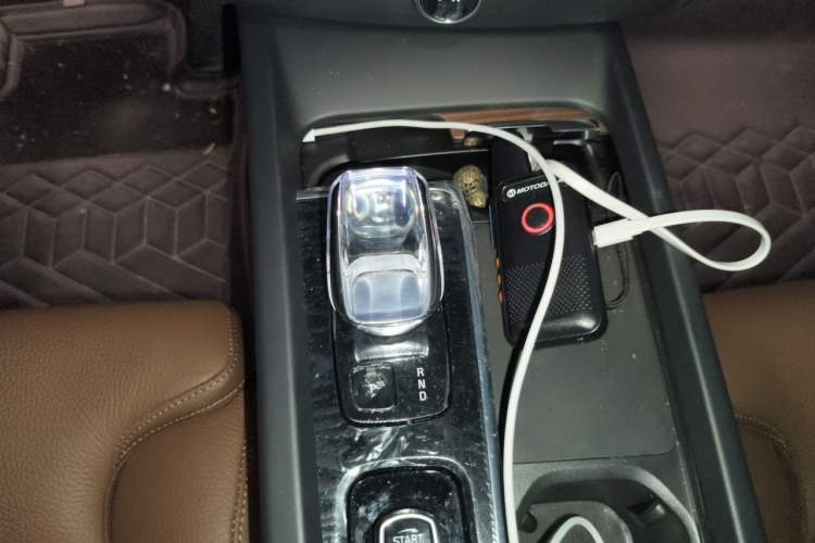 Used Volvo XC60 2025 B5 Four-Wheel Drive Smart & Advanced Luxury Edition Gear Lever