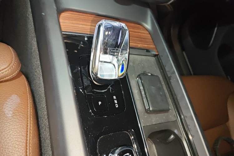 Used Volvo XC60 2025 B5 Four-Wheel Drive Smart & Advanced Luxury Edition Gear Lever
