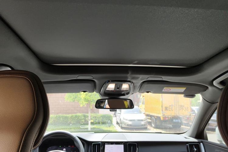 Used Volvo XC60 2025 B5 4x4 Smart Luxury Edition Headliner
