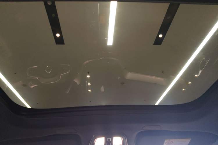 Used Volvo XC60 2025 B5 4x4 Smart Luxury Edition Headliner