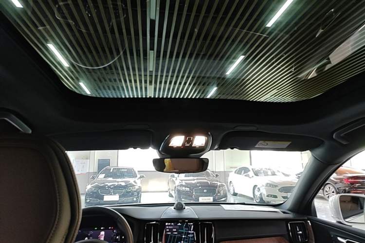Used Volvo XC60 2025 B5 Four-Wheel Drive Smart & Advanced Luxury Edition Headliner