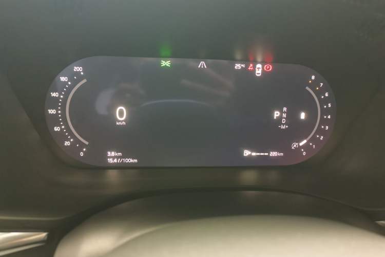 Used Volvo XC60 2025 B5 4x4 Smart Luxury Edition Instrument Cluster