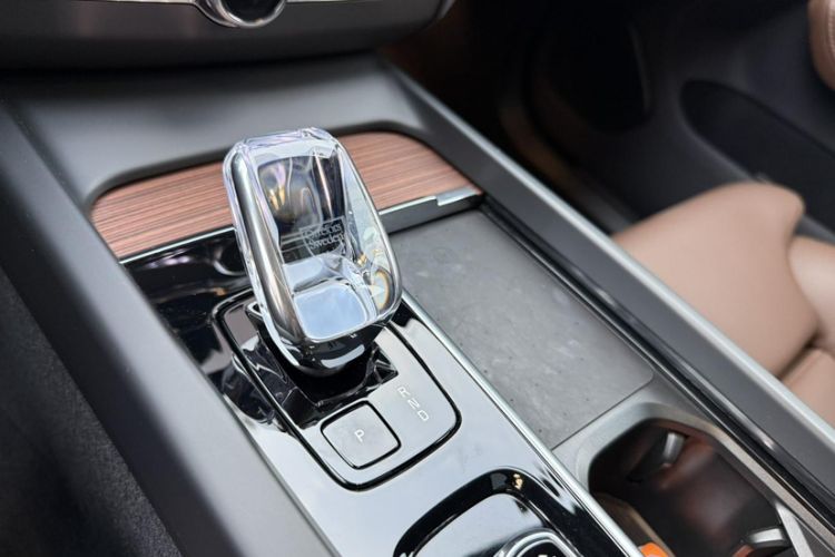 Used Volvo XC60 2025 B5 Four-Wheel Drive Smart & Advanced Luxury Edition Interior 4