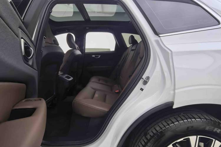 Used Volvo XC60 2025 B5 Four-Wheel Drive Smart & Advanced Luxury Edition Interior 5