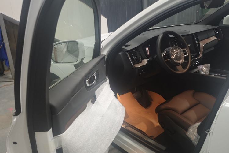 Used Volvo XC60 2025 B5 Four-Wheel Drive Smart & Advanced Luxury Edition Interior 6