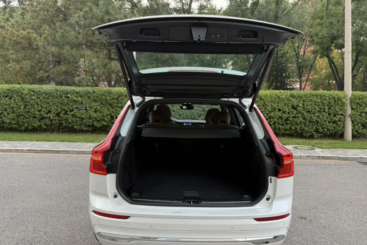 Used Volvo XC60 2025 B5 Four-Wheel Drive Smart & Advanced Luxury Edition Interior 7