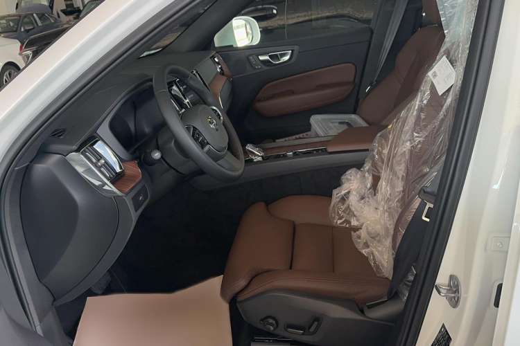 Used Volvo XC60 2025 B5 Four-Wheel Drive Smart & Advanced Luxury Edition Left Front Seat