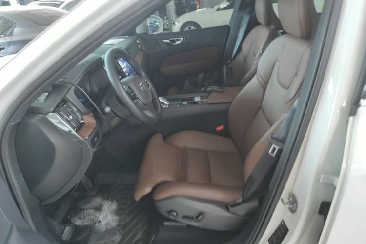 Used Volvo XC60 2025 B5 Four-Wheel Drive Smart & Advanced Luxury Edition Left Front Seat