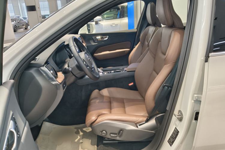 Used Volvo XC60 2025 B5 Four-Wheel Drive Smart & Advanced Luxury Edition Left Front Seat