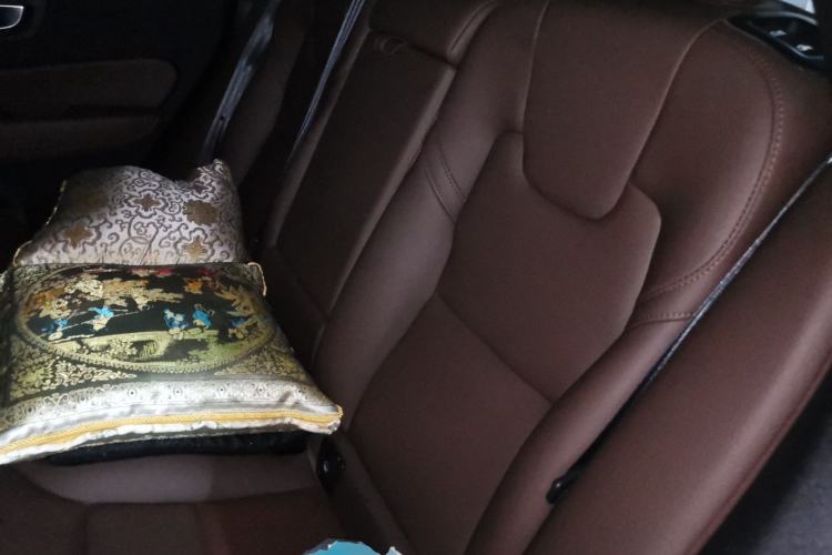 Used Volvo XC60 2025 B5 4x4 Smart Luxury Edition Left Rear Seat