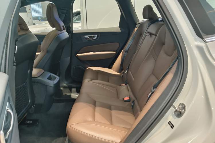 Used Volvo XC60 2025 B5 Four-Wheel Drive Smart & Advanced Luxury Edition Left Rear Seat