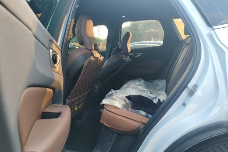 Used Volvo XC60 2025 B5 4x4 Smart Luxury Edition Left Rear Seat